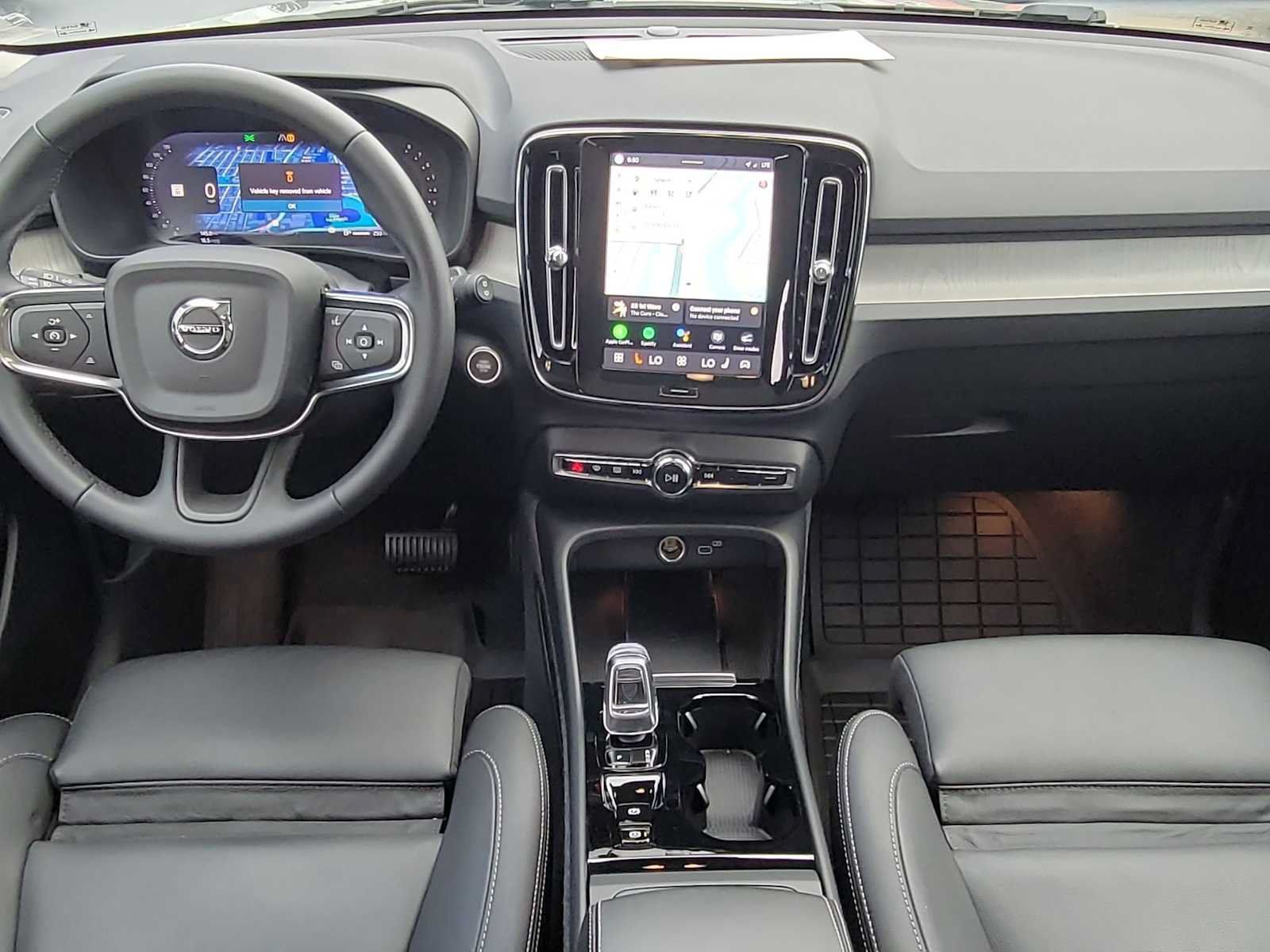 Used 2024 Volvo XC40 B5 Ultimate w/ Protection Package Premier AWD/4WD image 14