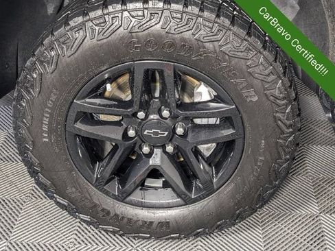 Certified 2024 Chevrolet Silverado 1500 Custom Trail Boss AWD/4WD image 9