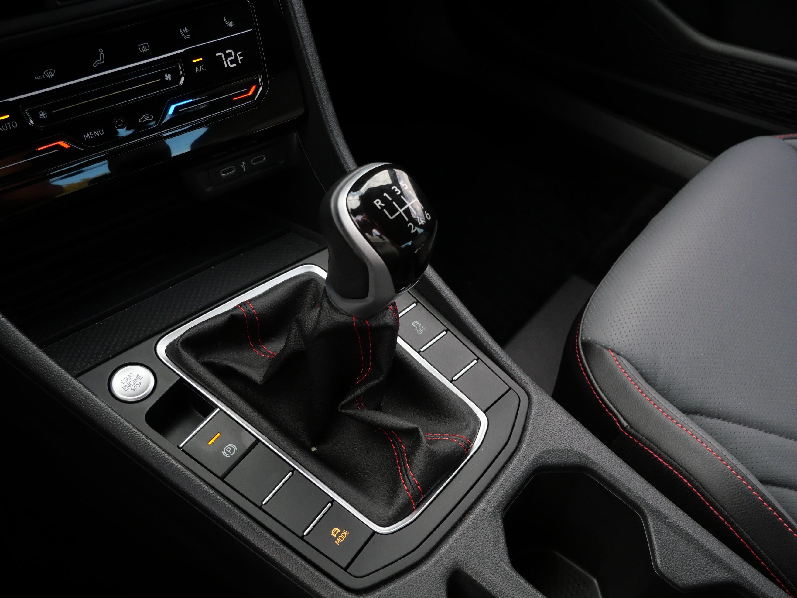 Certified 2025 Volkswagen Jetta GLI Autobahn FWD image 24
