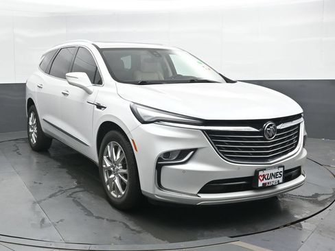 Used 2023 Buick Enclave Premium w/ Experience Buick Package AWD/4WD image 4