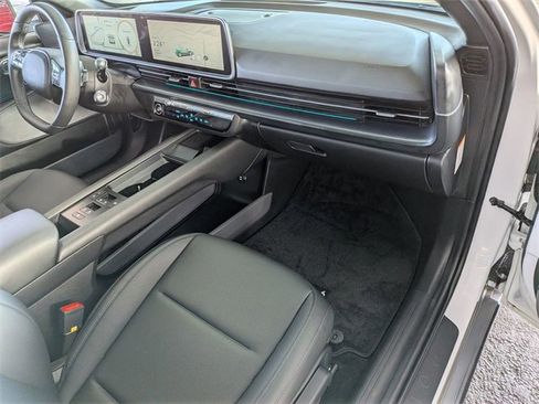 Used 2025 Hyundai Ioniq 6 SEL image 33
