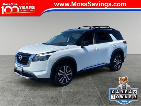 Used 2025 Nissan Pathfinder Platinum FWD image 1