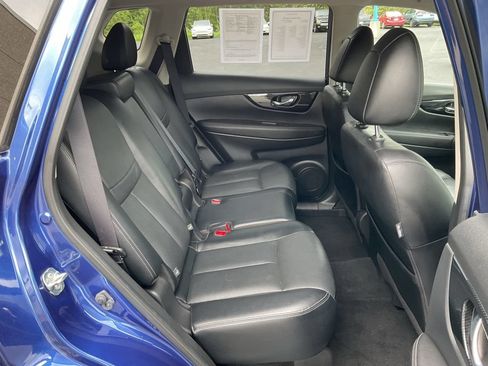 Used 2018 Nissan Rogue SL FWD image 19