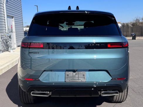 New 2026 Land Rover Range Rover Sport Dynamic SE image 3