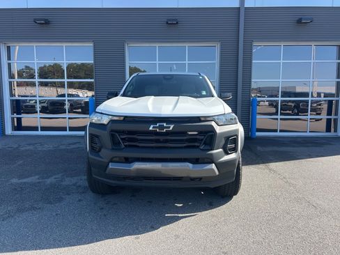 Used 2024 Chevrolet Colorado Trail Boss w/ Technology Package image 5