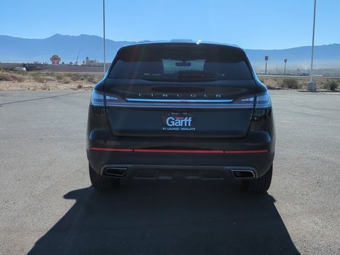 Used 2022 Lincoln Nautilus Reserve image 4