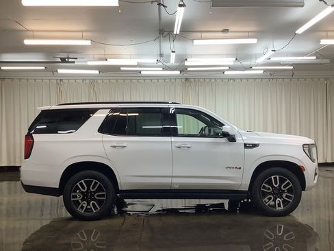 Used 2023 GMC Yukon AT4 AWD/4WD image 4