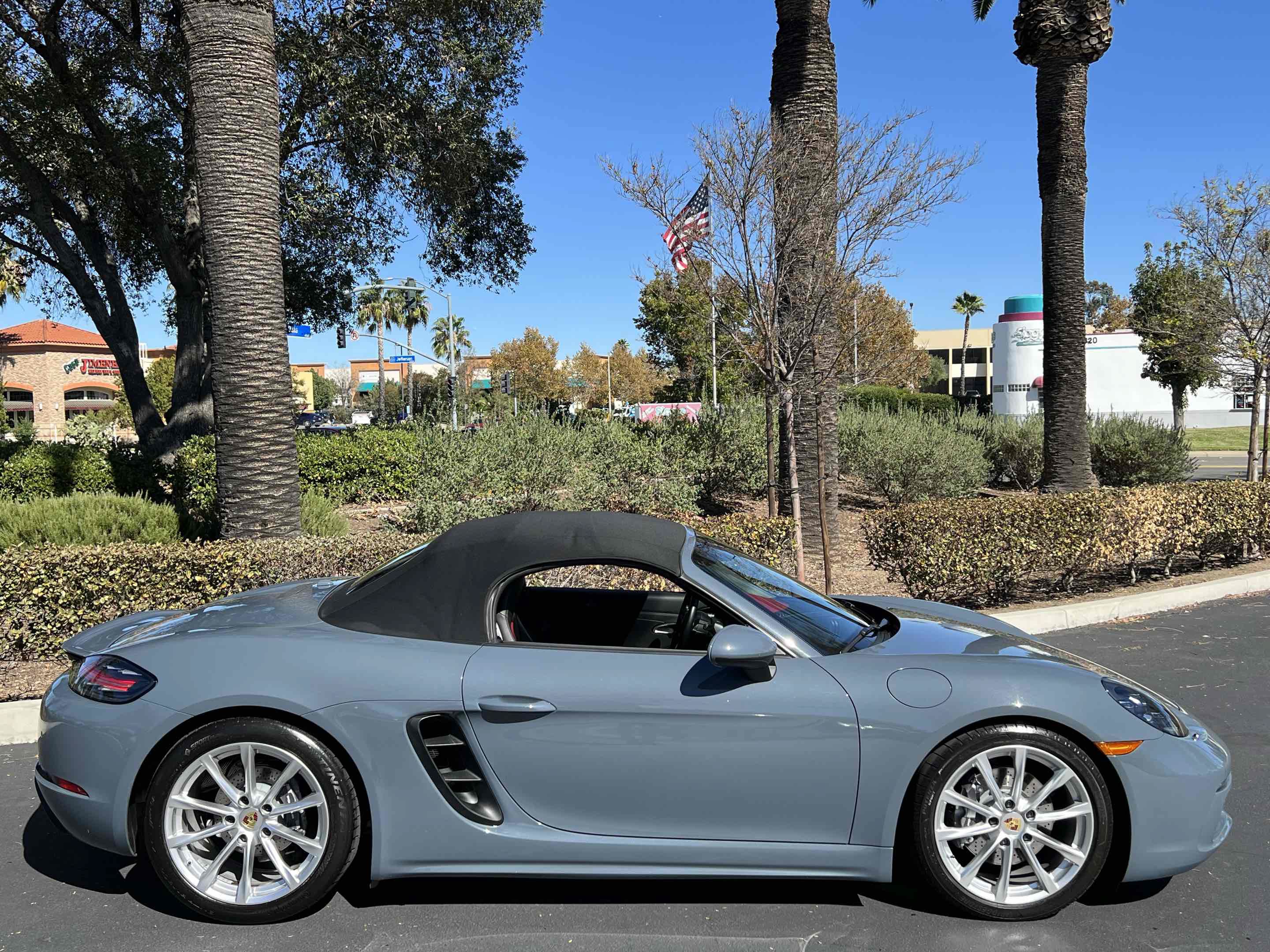 Used 2017 Porsche 718 Boxster RWD image 39