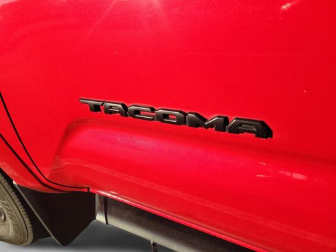 Used 2021 Toyota Tacoma SR5 RWD image 28