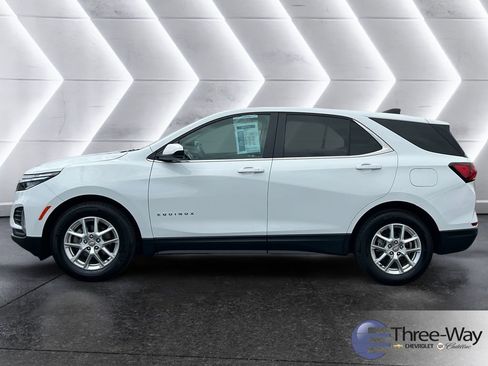 Certified 2024 Chevrolet Equinox LT FWD image 2