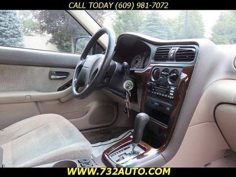 Used 2002 Subaru Outback Wagon AWD/4WD image 6