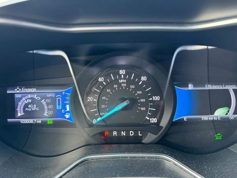 Used 2016 Ford Fusion SE FWD image 18