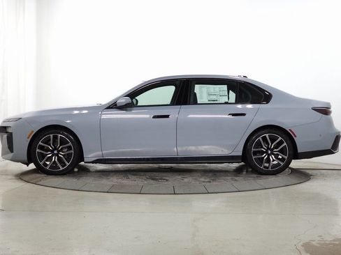 Used 2026 BMW 740i xDrive AWD/4WD image 4