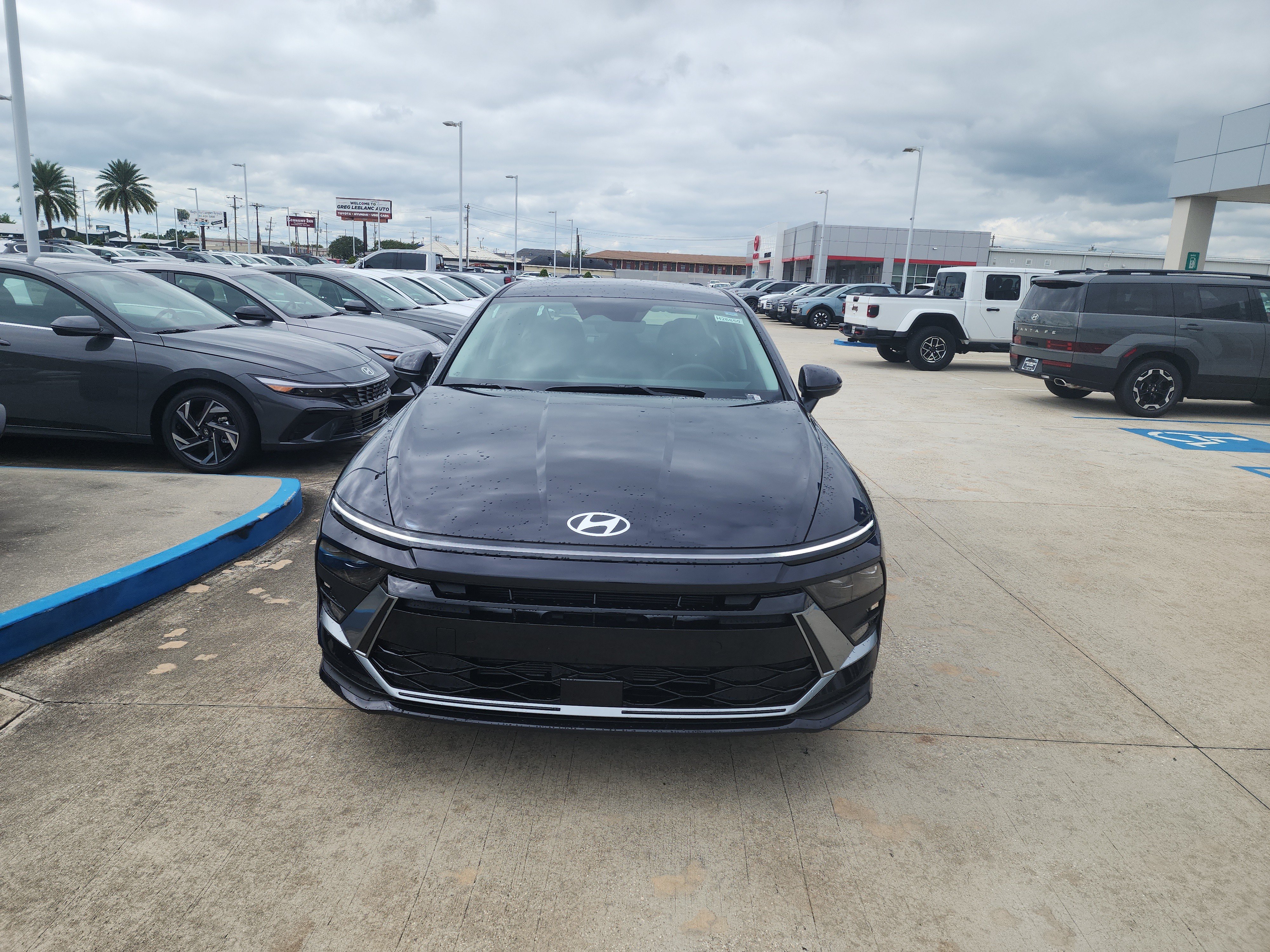 New 2026 Hyundai Sonata SE FWD image 2