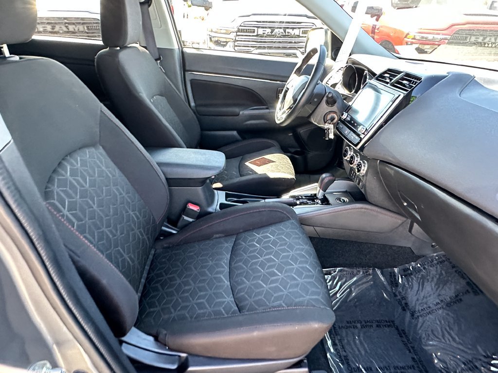 Used 2025 Mitsubishi Outlander Sport LE AWD/4WD image 18