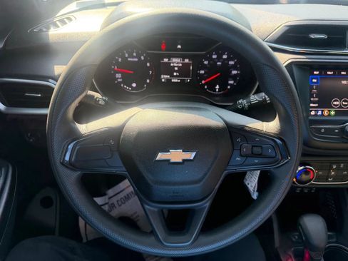 Used 2021 Chevrolet TrailBlazer LS FWD image 19
