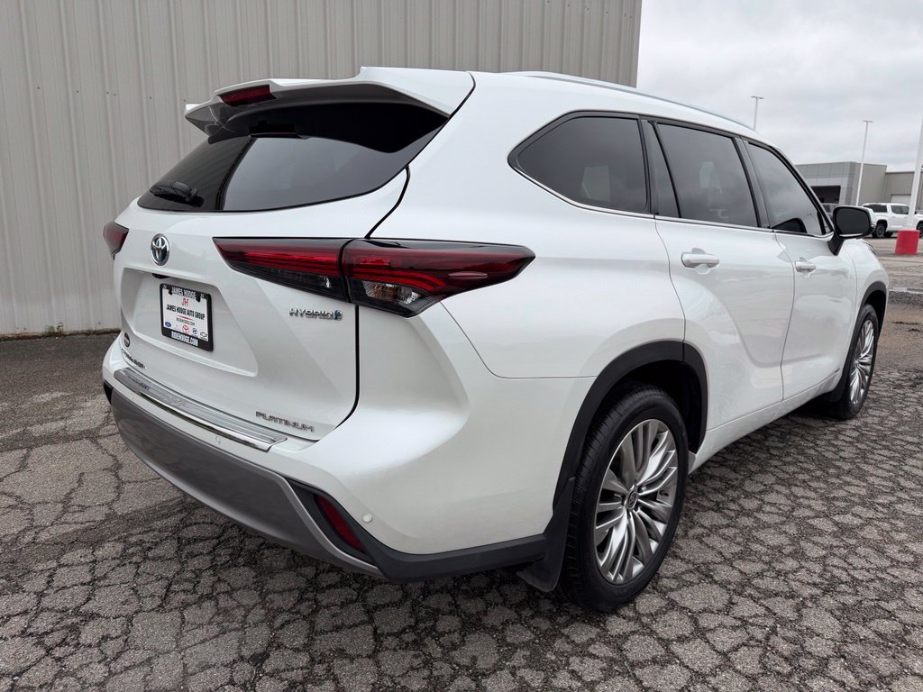 Used 2024 Toyota Highlander Platinum AWD/4WD image 5
