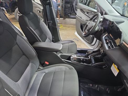 New 2026 Chevrolet TrailBlazer LT w/ Midnight Edition AWD/4WD image 11