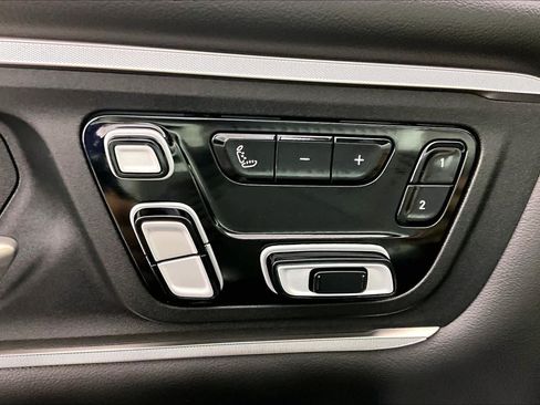 Used 2026 RAM 1500 Tungsten w/ Off Road Group AWD/4WD image 30