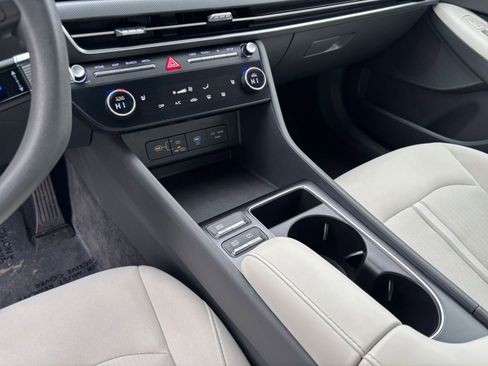 Used 2025 Hyundai Sonata SEL FWD image 41