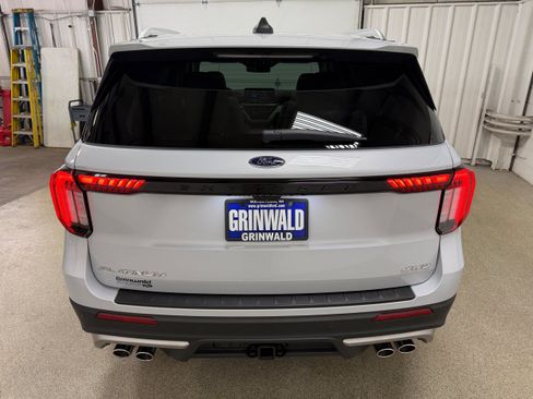 Used 2025 Ford Explorer Platinum w/ Ultimate Package AWD/4WD image 30