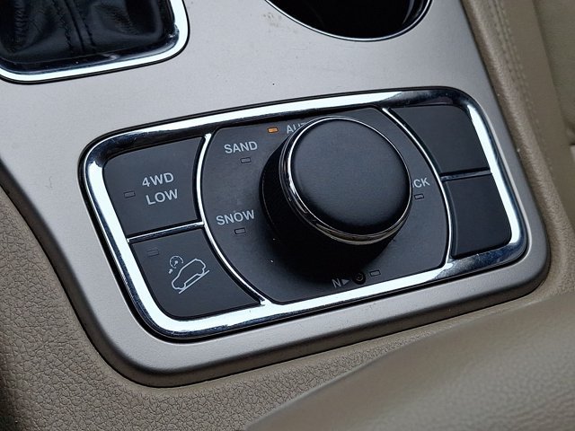 Certified 2017 Jeep Grand Cherokee Limited AWD/4WD image 28