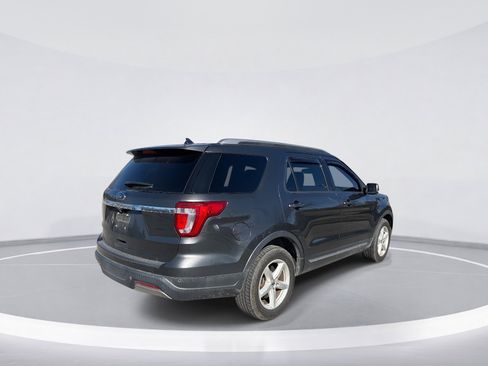 Used 2019 Ford Explorer XLT w/ Equipment Group 202A image 8