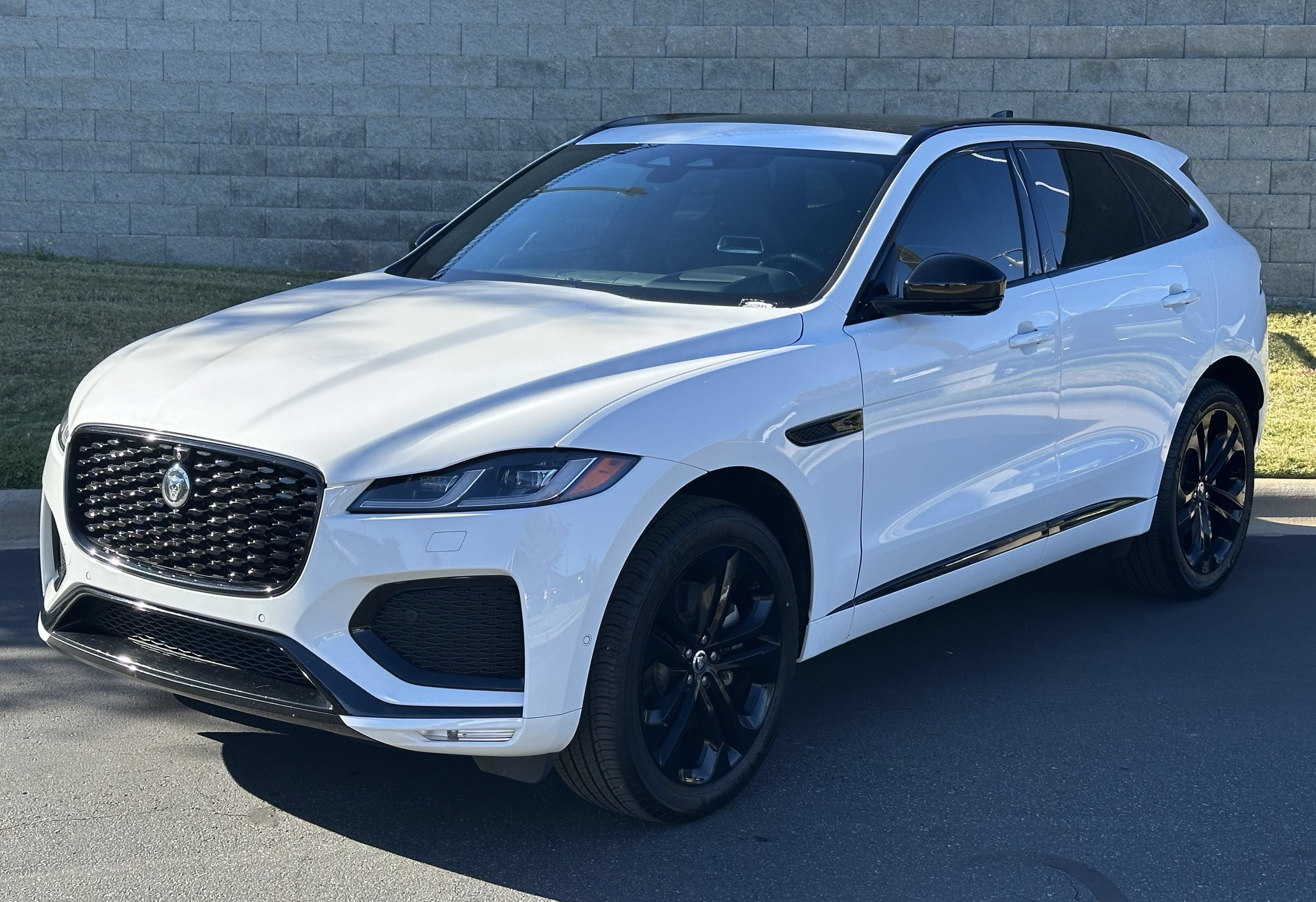 Certified 2026 Jaguar F-PACE R-Dynamic S AWD/4WD image 1
