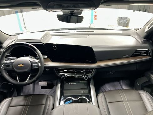 Used 2025 Chevrolet Tahoe High Country image 10