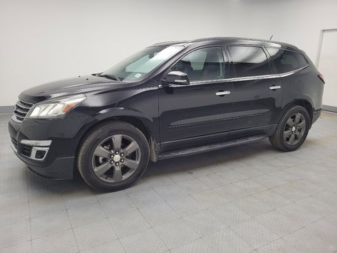Used 2017 Chevrolet Traverse LT FWD image 2