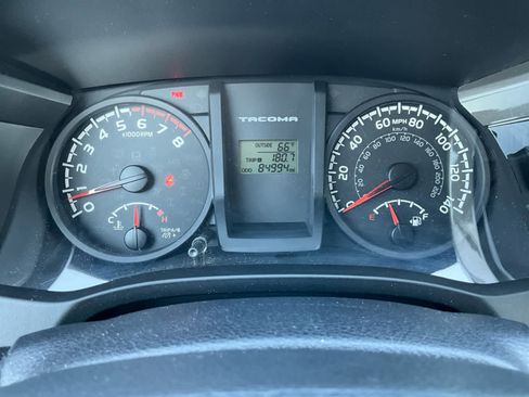 Used 2017 Toyota Tacoma SR AWD/4WD image 21