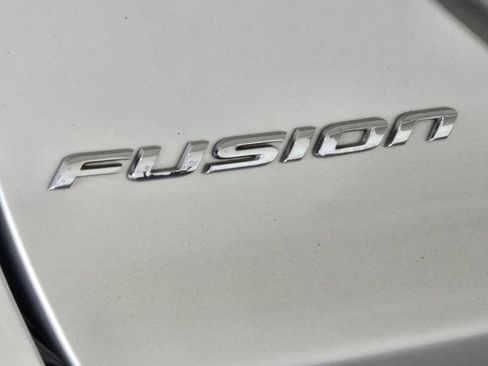 Used 2017 Ford Fusion SE w/ Fusion SE Technology Package image 11