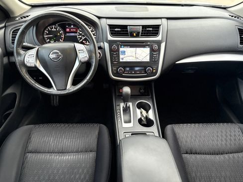 Used 2017 Nissan Altima 2.5 SV w/ Convenience Package image 11