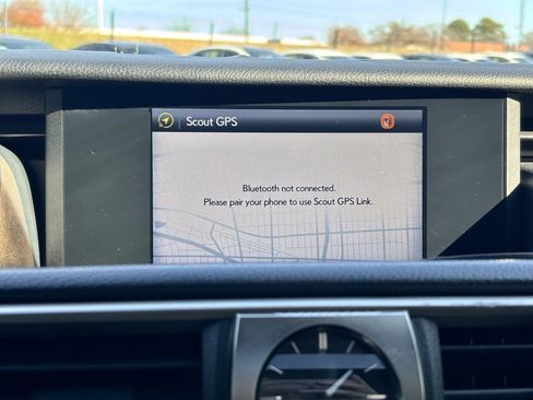 Used 2017 Lexus IS 200t image 31