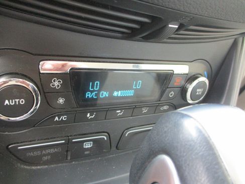 Used 2013 Ford C-MAX SE FWD image 26