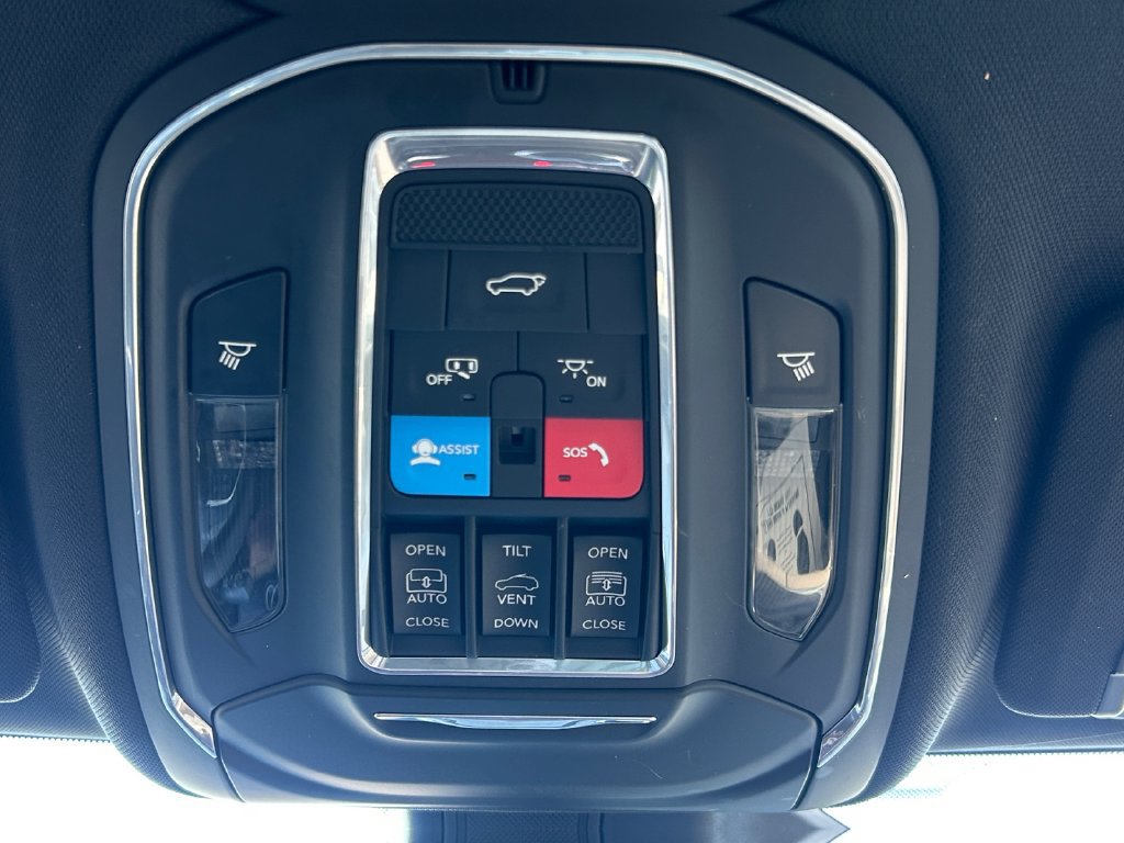 Used 2024 Jeep Grand Cherokee Limited 4xe AWD/4WD image 16