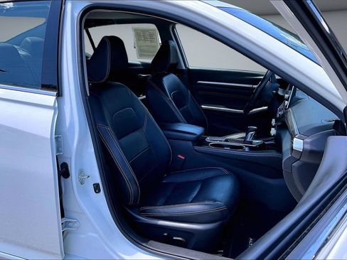 Used 2020 Nissan Altima 2.5 SL FWD image 28