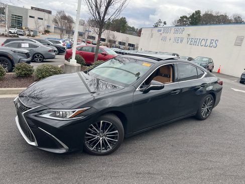 Used 2025 Lexus ES 350 image 4