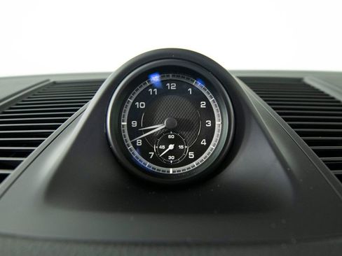 Certified 2025 Porsche Macan image 25