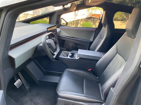 Used 2025 Tesla Cybertruck AWD Crew Cab image 25
