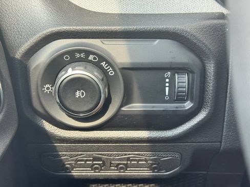 Used 2025 Jeep Wrangler Unlimited Sport AWD/4WD image 23