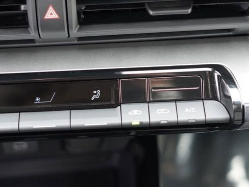 Used 2026 Toyota Prius LE FWD image 24