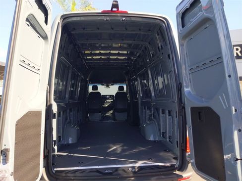 New 2025 Mercedes-Benz Sprinter 2500 image 10