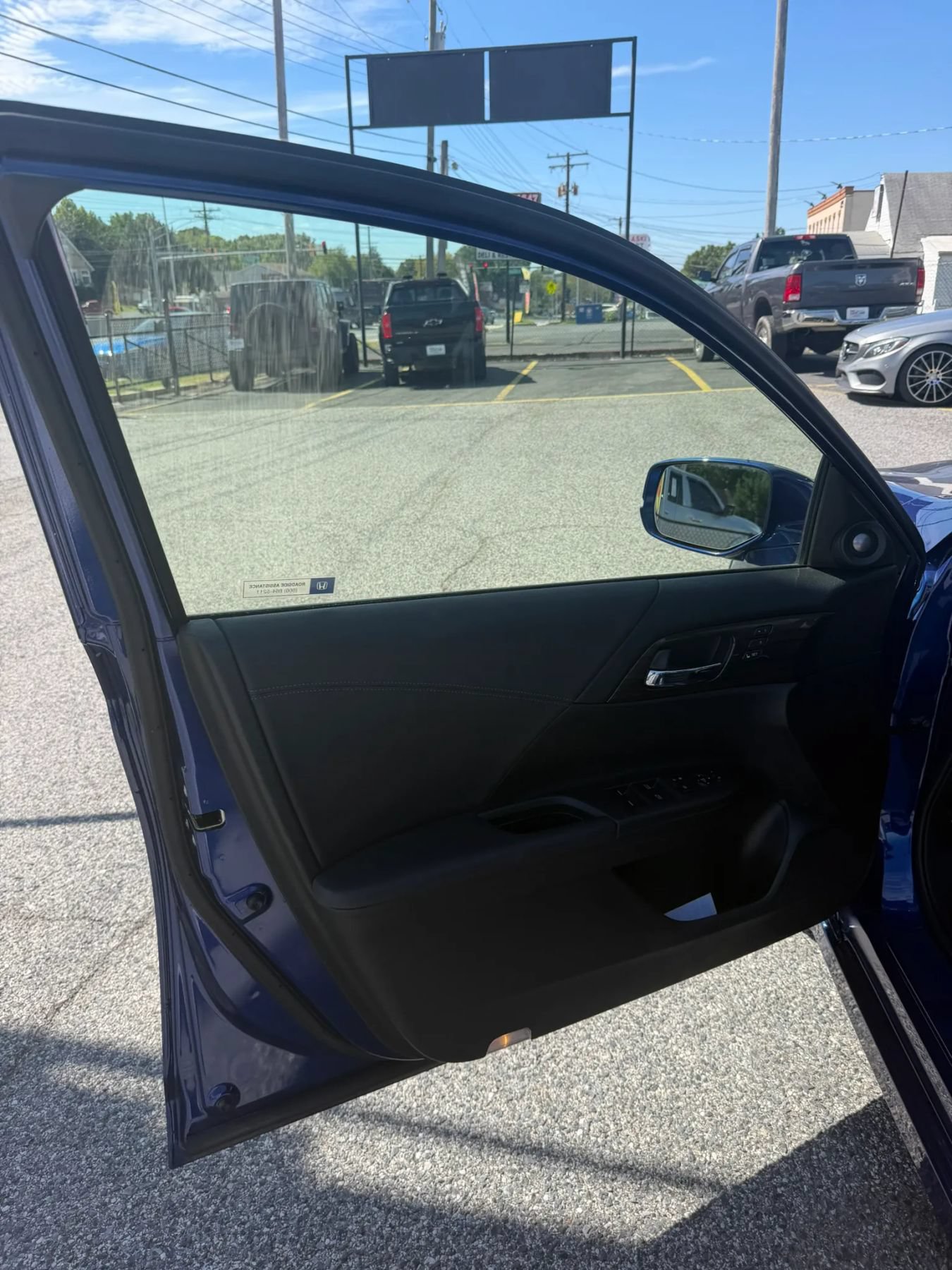 Used 2017 Honda Accord Touring image 32