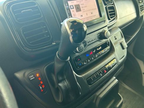 Used 2025 RAM ProMaster 2500 w/ Convenience Group FWD image 8