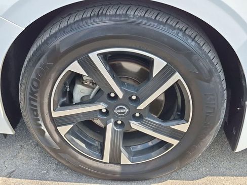 Used 2024 Nissan Sentra SV FWD image 13