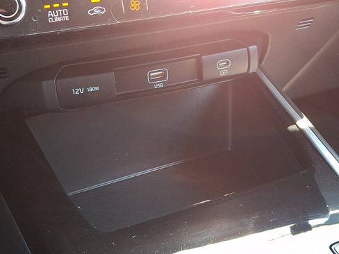 Used 2023 Kia Niro LX FWD image 19