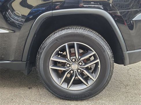 Used 2017 Jeep Grand Cherokee Limited image 31