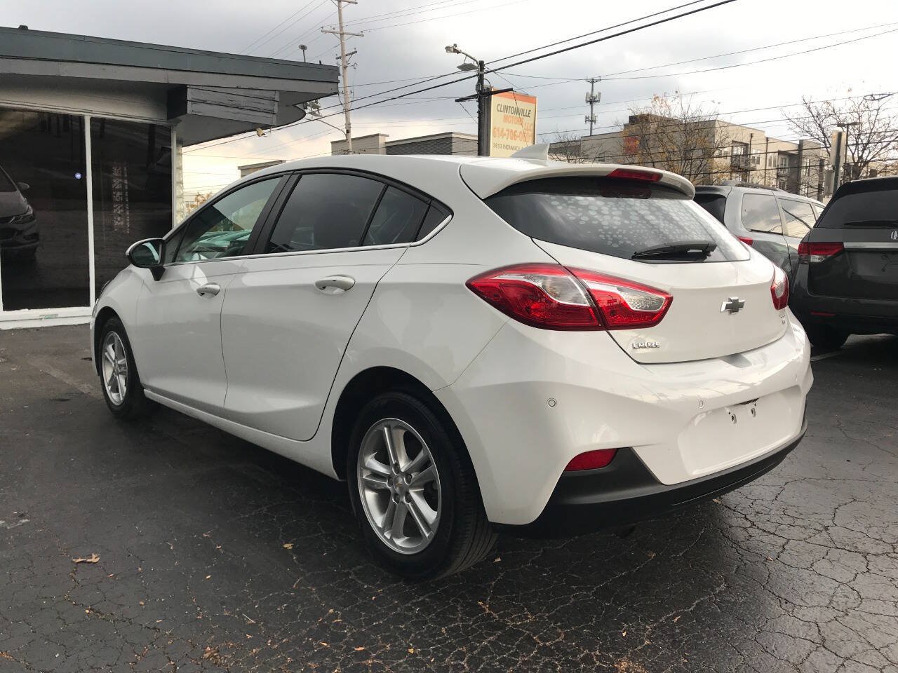 Used 2018 Chevrolet Cruze LT w/ Convenience Package FWD image 5