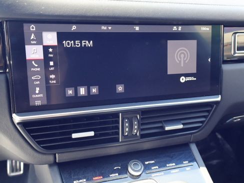 Certified 2019 Porsche Cayenne Turbo image 17